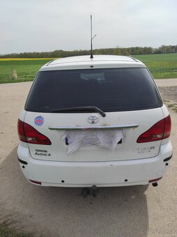 Toyota Avensis Verso 2,0 - bílá barva - nová STK - 3