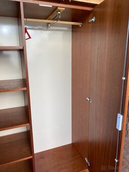 Šatní skříň - 3