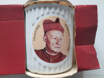 2 hrnky Papež a Kardinál - 3