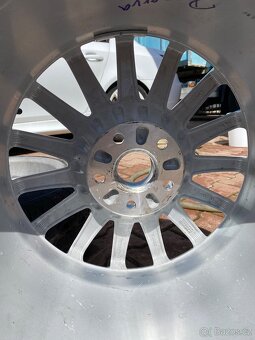 ALU kola Audi 5x112 R17 včetně pneu,4F0601025AH - 3
