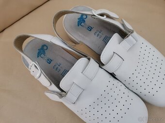 Bílé nazouvaky do laboratoře cel 44-45 - 3