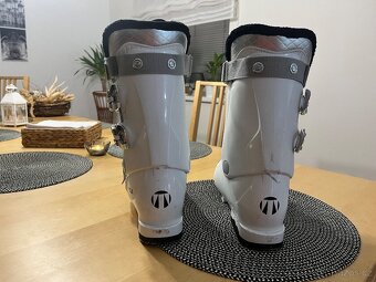 Dámské lyže a boty - 3