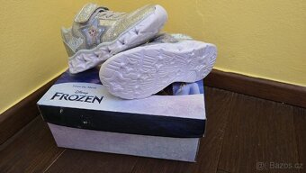 Sportovní boty Frozen s blikající podrážkou,
vel.27 - 3