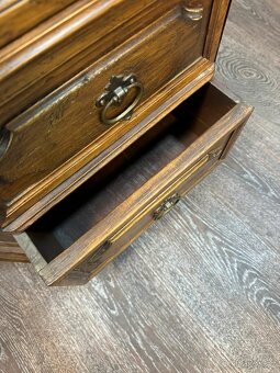 Robustní dubová komoda (140046) - 3