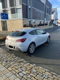 Opel Astra GTC 1.4 Turbo 103 kW - 3
