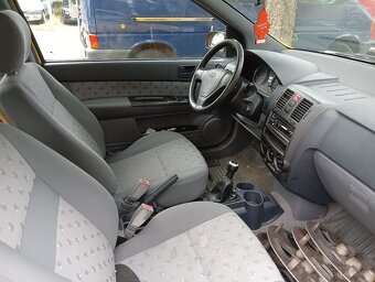 Krasný Getz 2003 2 dver, na opravu - 3