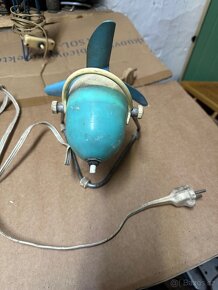 Stolní větráček, lampička, stahovací lustr - 3