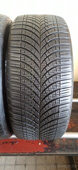 Goodyear 215/40 R18 89W 1x6,5-7,5mm 1x5,5-6mm - 3
