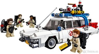 LEGO set 21108 - Ghostbusters - Ecto-1 - 3