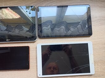 4x tablet na náhradní díly - 3