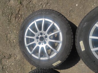 Aku kola Ford R16 - 3