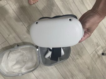 Oculus Quest 2 256GB s ovladači a elitním popruhem - 3