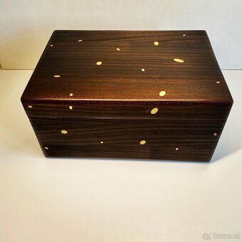 Humidor s mosazným zdobením - 3