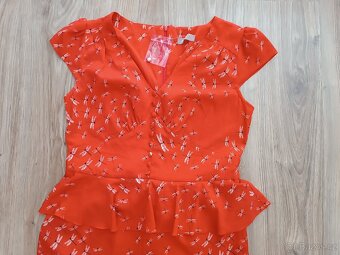 peplum šaty Awear - 3
