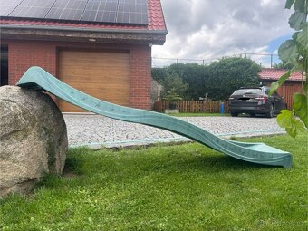 prodám dětskou zahradní skluzavku 2,7m - 3
