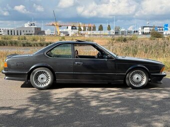 BMW M635CSi (E24) z roku 1984 - 3
