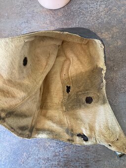 Historická kožená kukla na moped / motokolo - 3