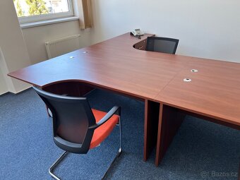 Vybavení kancelaře, nabytek, monitory, kavovary atd - 3