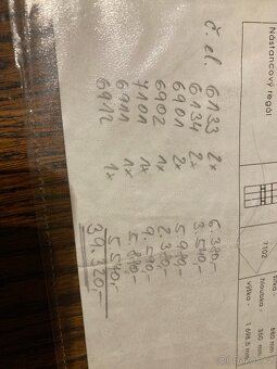 Obyvaci stena šířka cca 3,4m - 3