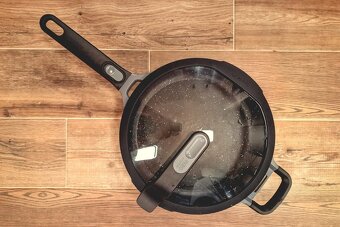 Sleva Kvalitní teflonová pánev BergHOFF - 3