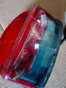 Suzuki GSX 500 - zadní světlo - 3