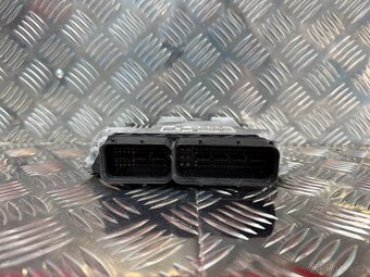 ŘÍDICÍ JEDNOTKA MOTORU 03G906021AB - 3