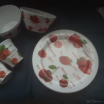Skleničky misky talire - 3