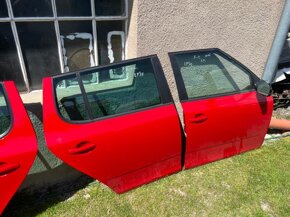 Boční dveře Škoda Fabia II hatchback LF3K červená - 3