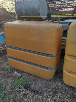 2 ks1000 l plastové samonosné nádrže od nafty - 3