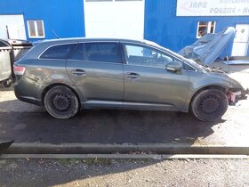 Toyota avensis T27 2,0d4d, Rozprodám na náhradní díly - 3