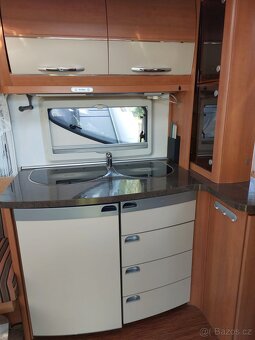 Prodám karavan Hobby 495 ufe,r.v.2010 + mover + předstan. - 3