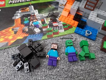 Lego Minecraft 21113 - 3