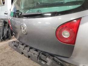 VW Golf 5 GTI víko zavazadlového prostoru barva šedá - 3