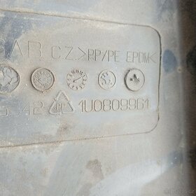 Octavia 1, rok 96-10 nadkolí LP 1U0809961 - 3