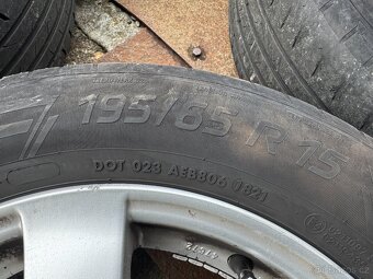 Alu kola Dezent 15" 6J ET 48 pneu 195/65 - 3