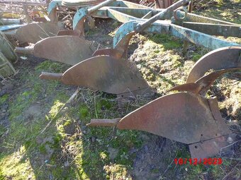 čtyřradličný pluh nesený - 3