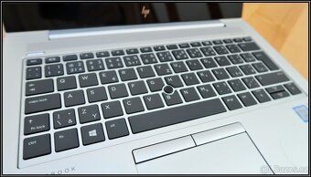 Notebook HP EliteBook 830 G5 i5 1,6GHz 16GB RAM 256GB NVMe - 3