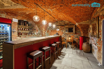 Prodej unikátního nebytového prostoru – vinný sklep s barem, - 3