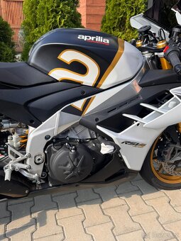 Aprilia RSV4 1100 Factory Ultra Gold - 3