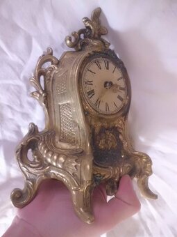 Pěkné Mosazné zdobené Krbové Hodiny - Replika - 3