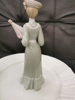 Dáma s deštníkem, Royal Dux. - 3