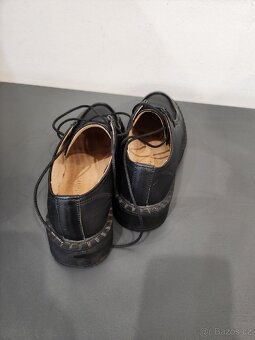 dámské kožené kotníkové boty
- 3