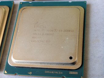 Procesory Intel Xeon (LGA2011) – různé modely - 3