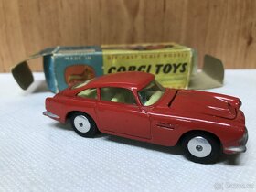 Corgi toys Aston Martin - 3