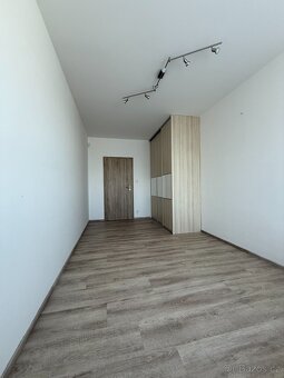 Pronájem bytu 4kk s velkou terasou - Praha, Dolní Měcholupy - 3