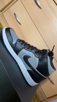 AIR JORDAN 1 MID SHADOW RED - 3