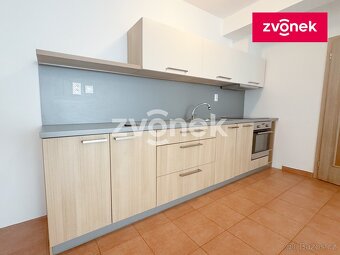 2+kk Zlín - Kúty, garážové stání, ihned - 3