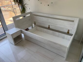 Postel 90x200 cm s polohovacím roštem, stolkem a šuplíkem - 3