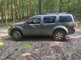 Nissan Pathfinder - 3
