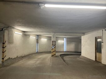 Garáž pro dvě auta v uzavřeném objektu v osobním vlastnictví - 3